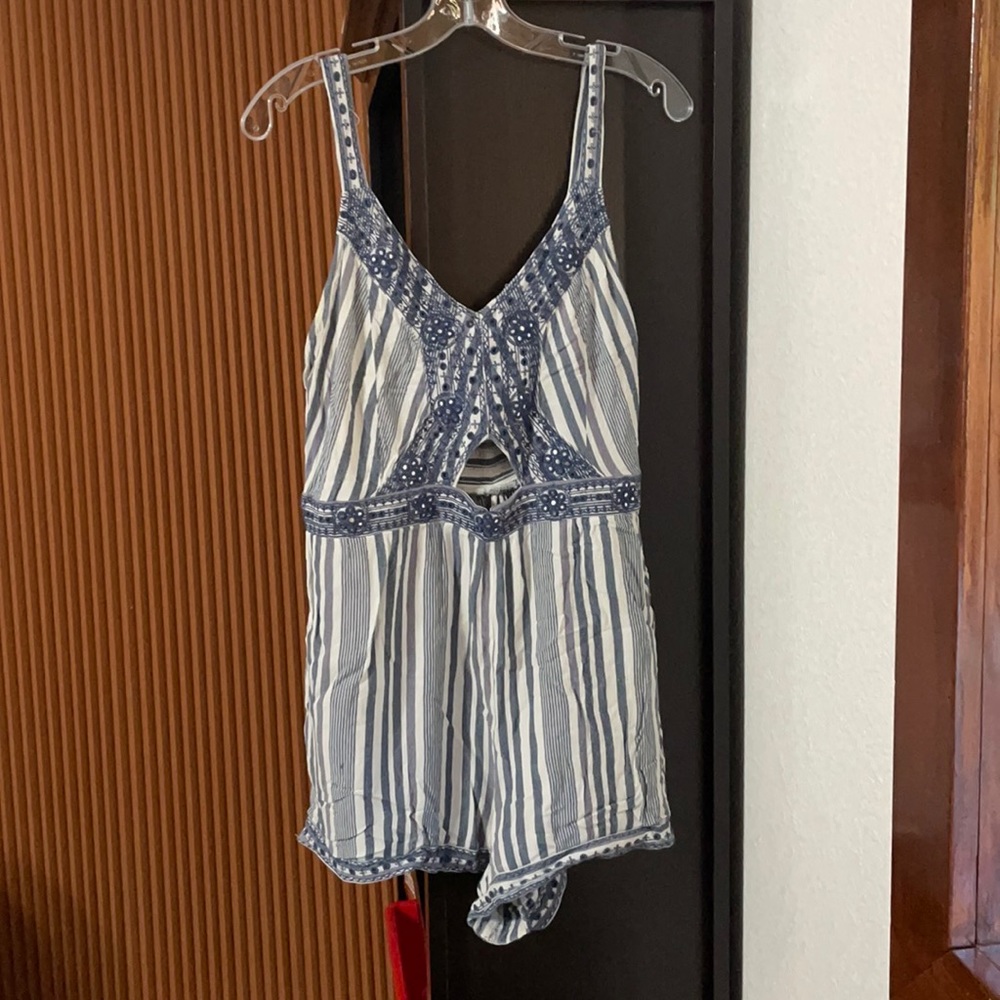 American Eagle Romper Sz LRGE